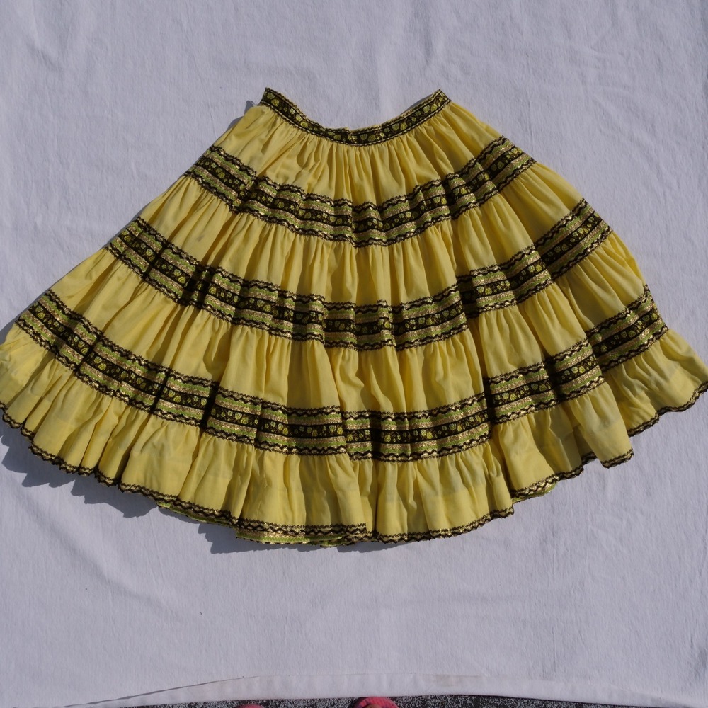 Fun 50s/60s bright lemon yellow ric rac trim patio/circle skirt - Picture 2 of 8